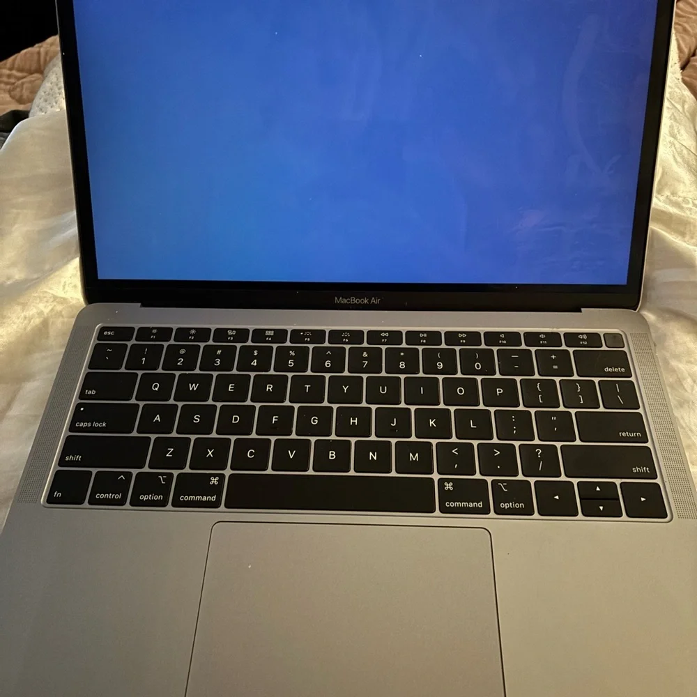 Apple Macbook air Laptop 13in
